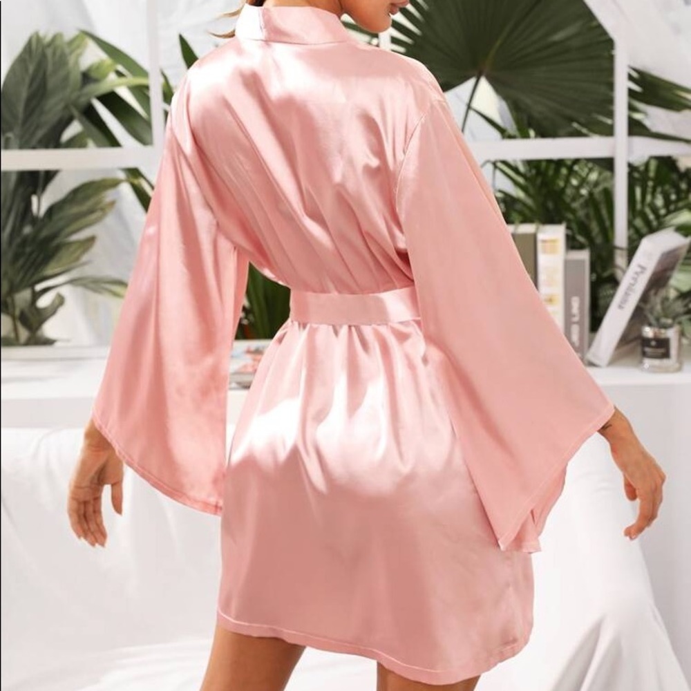 New Dusty Pink Satin Silk-Like Kimono Robe - Picture 2 of 5